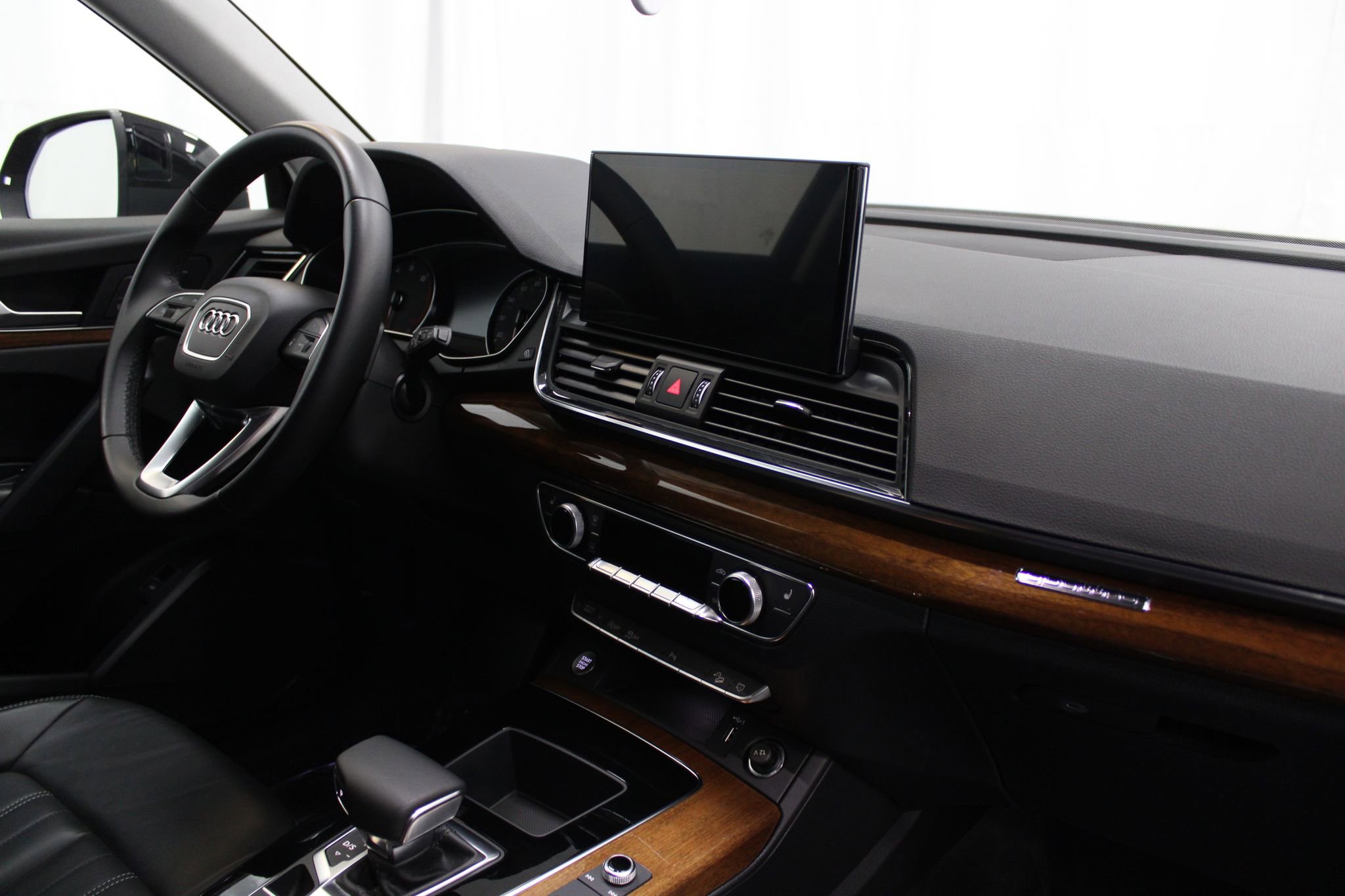 Used 2023 Audi Q5 2.0T Premium w/ Convenience Package image 29