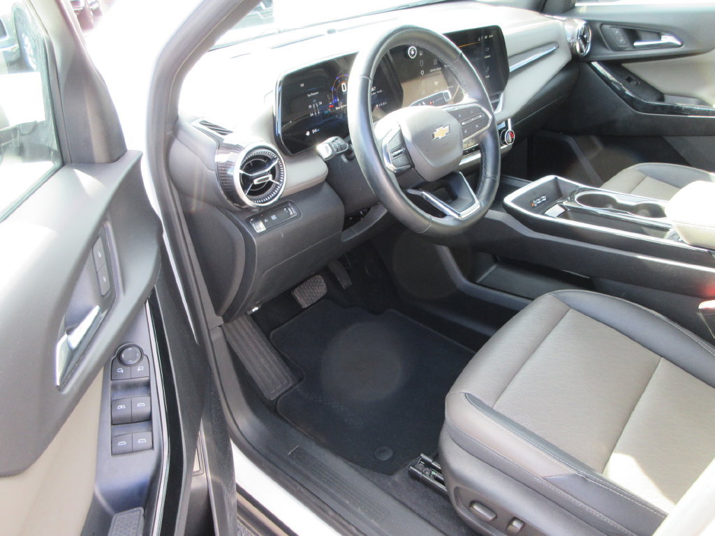 Certified 2025 Chevrolet Equinox LT w/ Convenience Package II FWD image 12