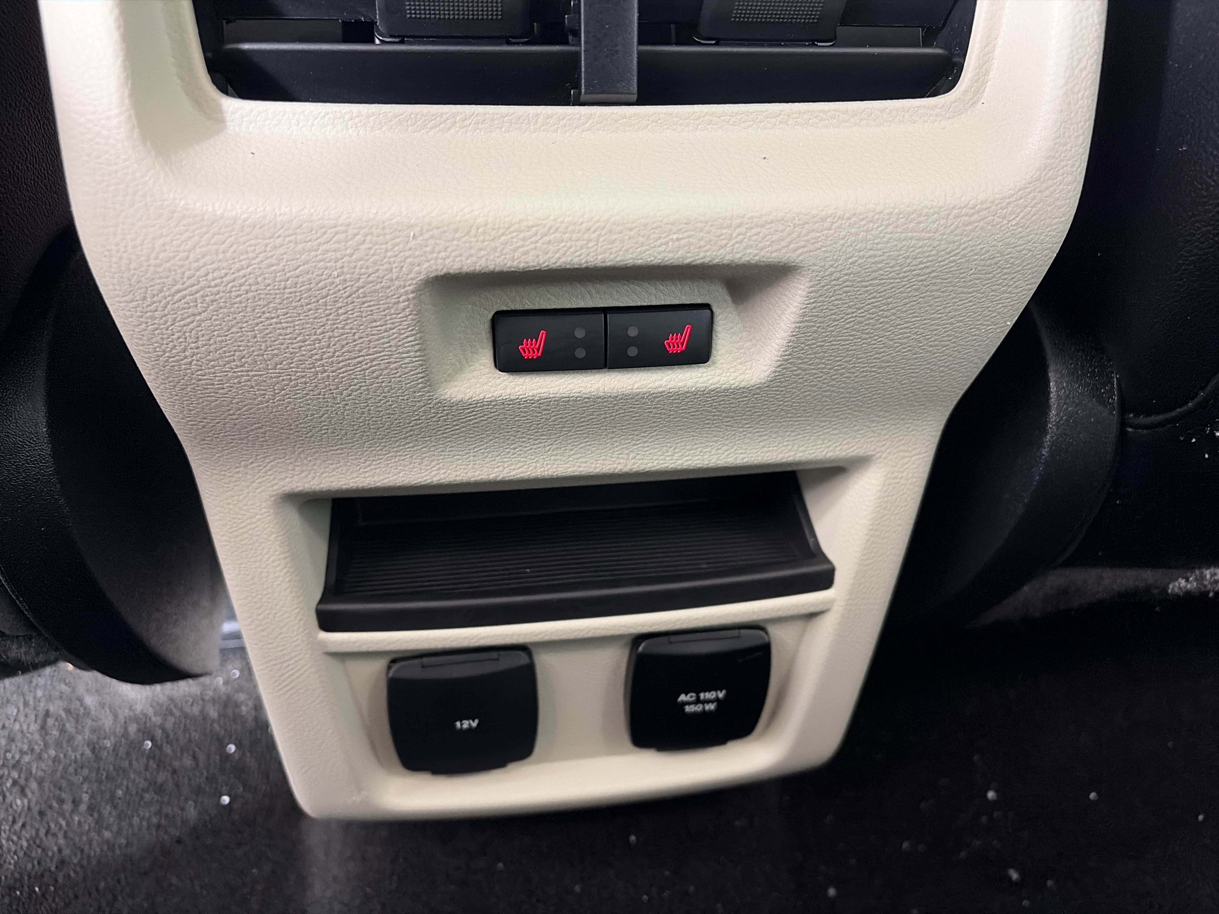 Used 2020 Ford Edge Titanium w/ Equipment Group 301A image 18