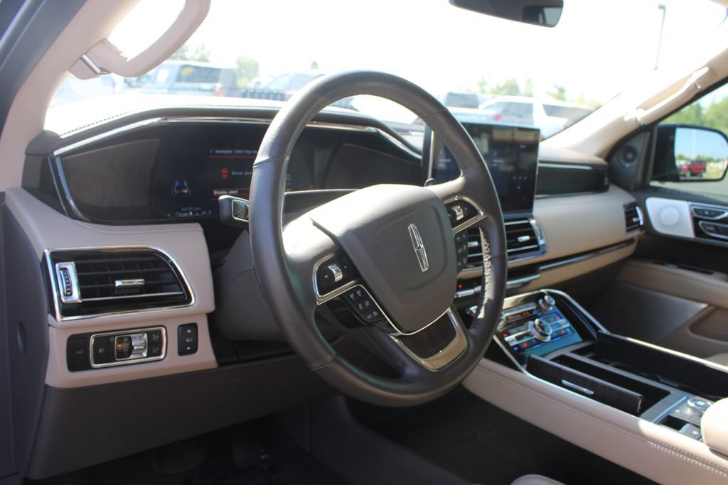 Used 2024 Lincoln Navigator L Reserve AWD/4WD image 23