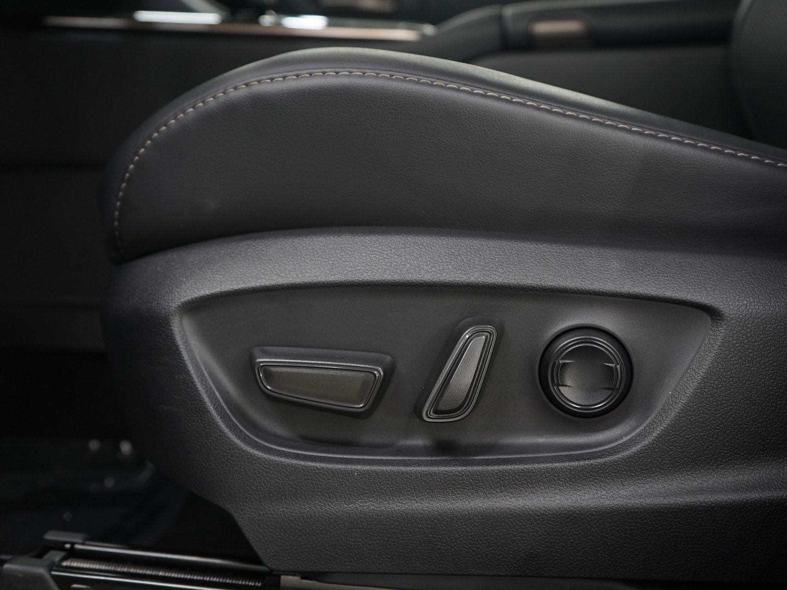 Used 2024 Toyota Crown Limited image 21