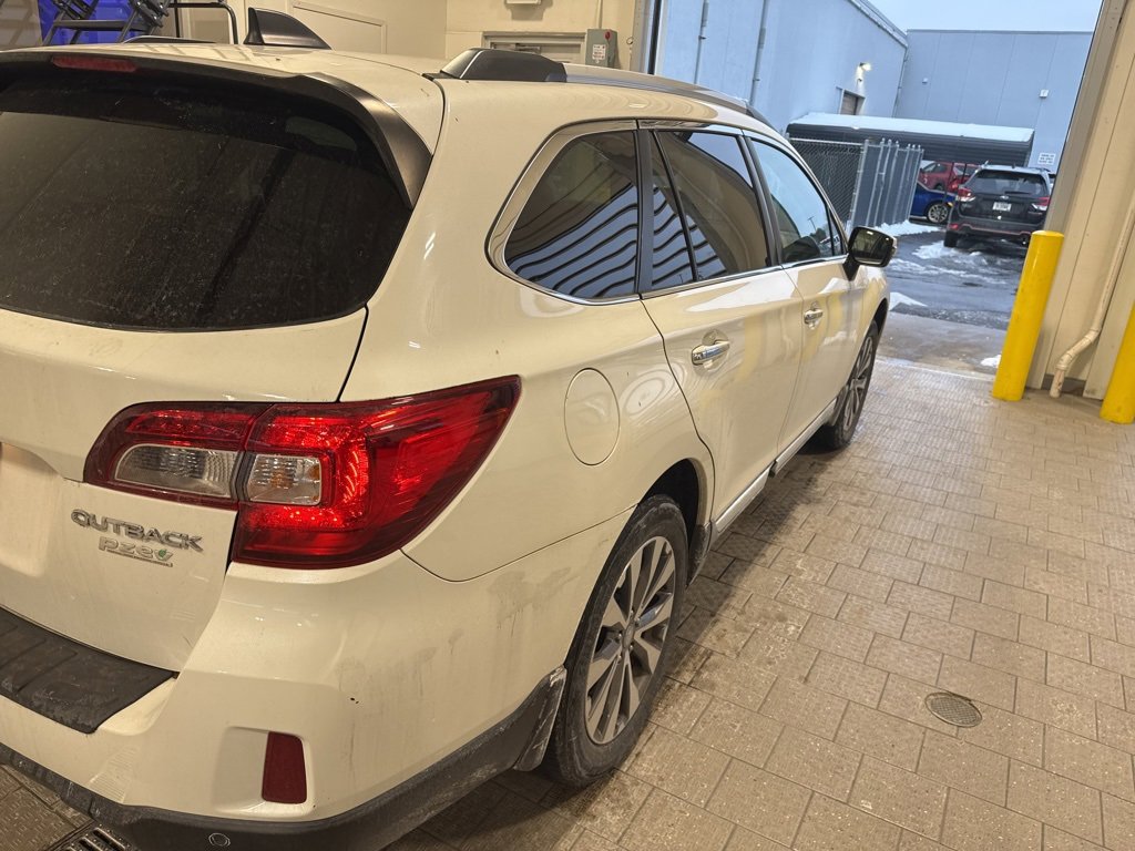 Used 2017 Subaru Outback 2.5i Touring w/ Popular Package #5A image 5