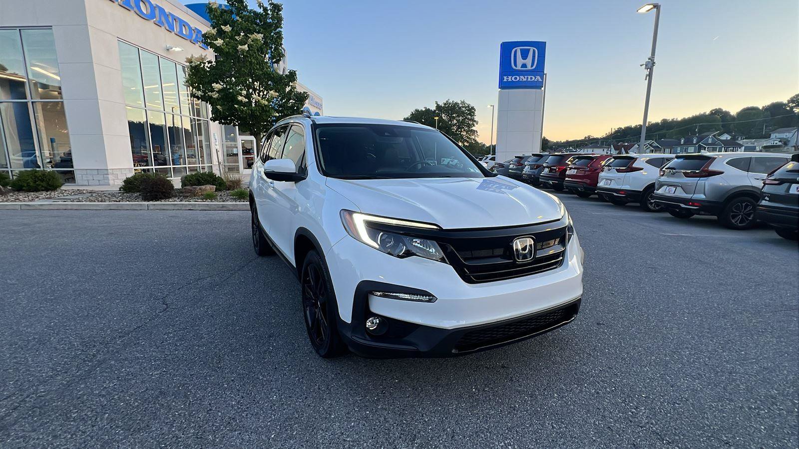 Used 2022 Honda Pilot Special Edition image 2