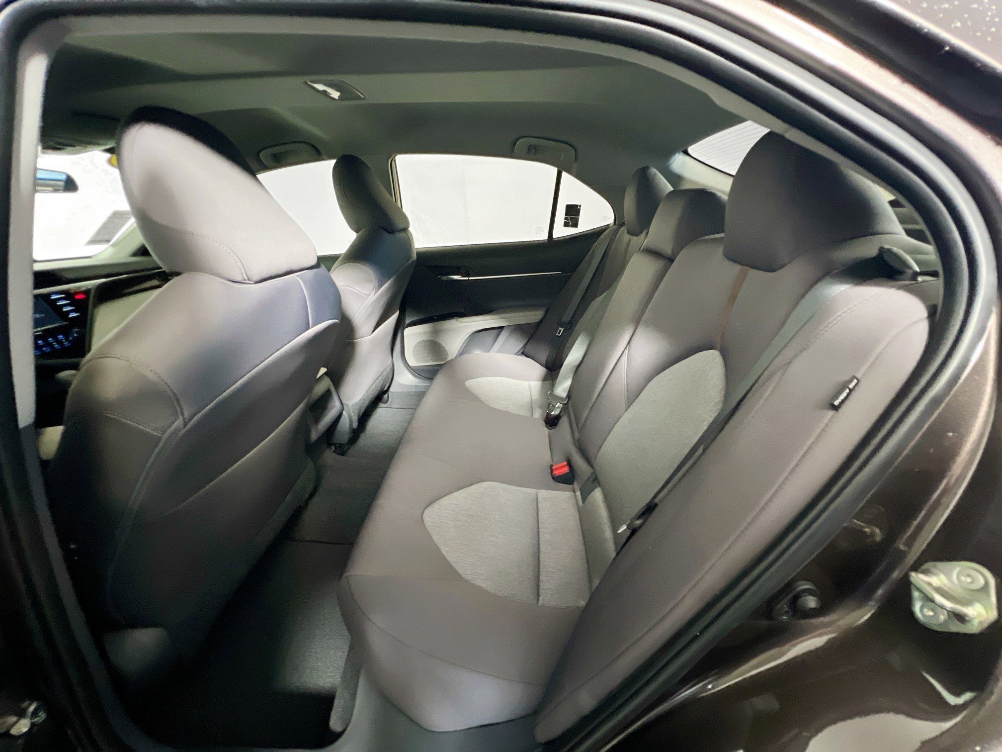 Used 2020 Toyota Camry LE FWD image 28