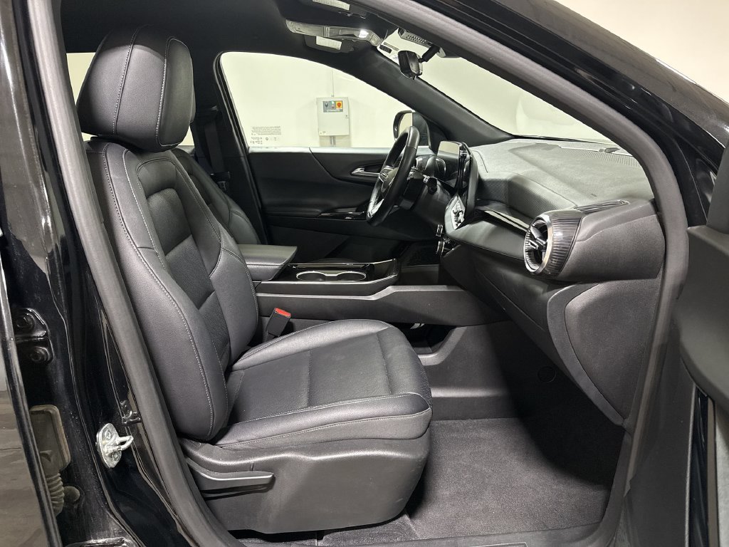 Used 2025 Chevrolet Equinox LT w/ Convenience Package II FWD image 22
