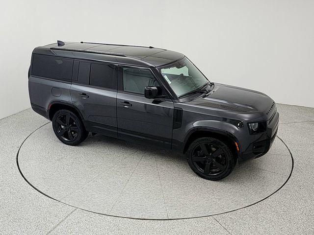 New 2026 Land Rover Defender 130 X-Dynamic SE image 15