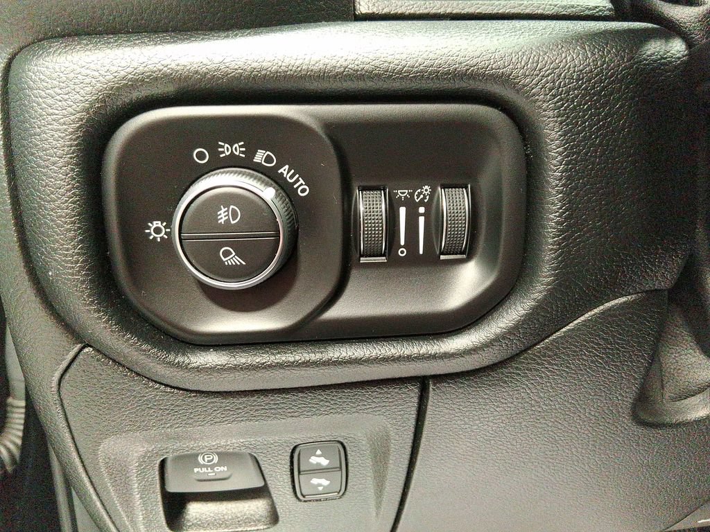 Used 2021 RAM 1500 Laramie AWD/4WD image 21