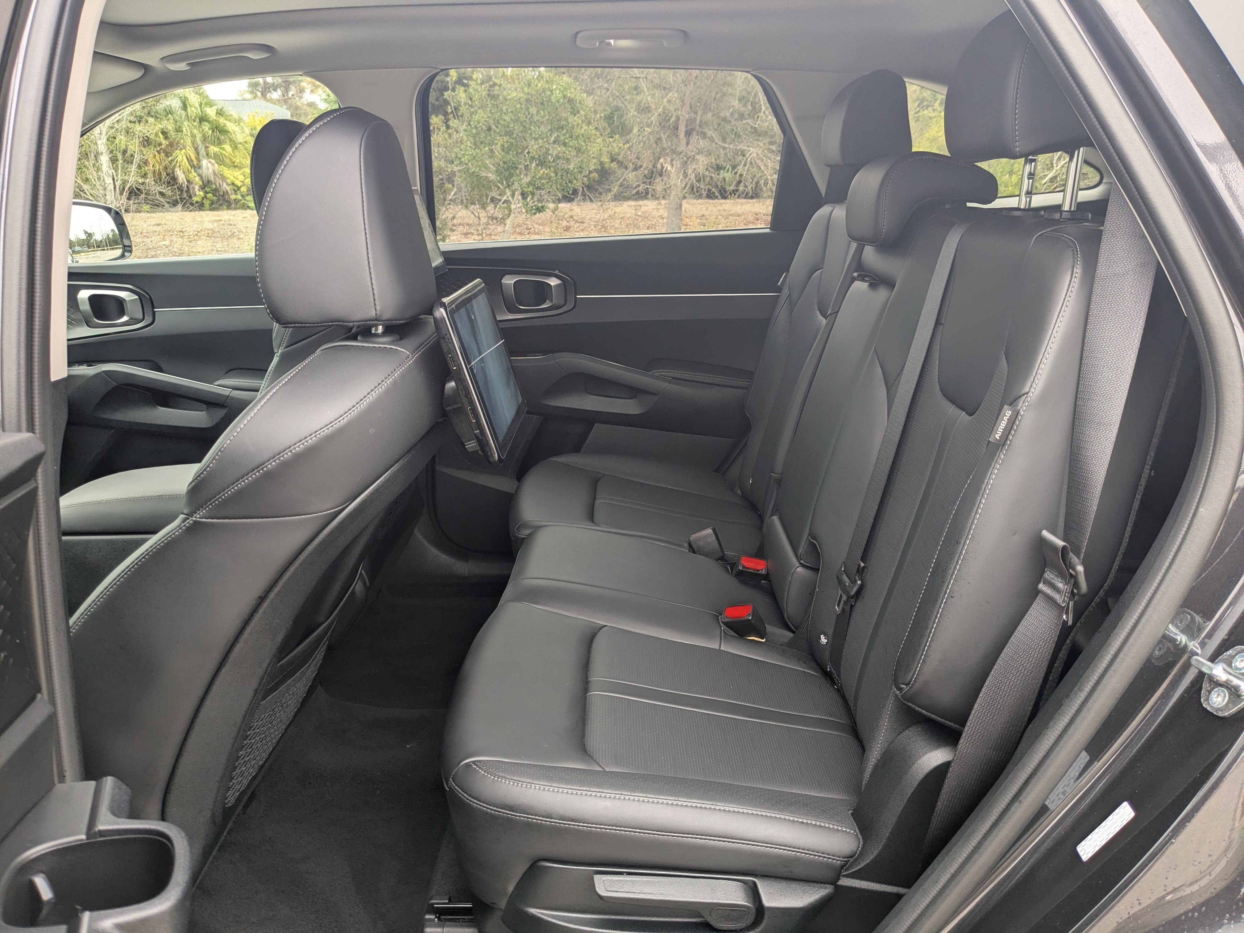 Certified 2025 Kia Sorento S w/ Panoramic Sunroof Package image 19