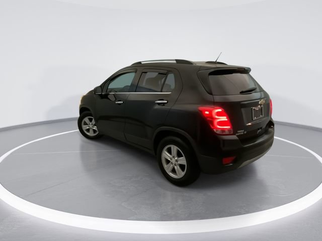 Used 2019 Chevrolet Trax LT w/ LT Convenience Package FWD image 4