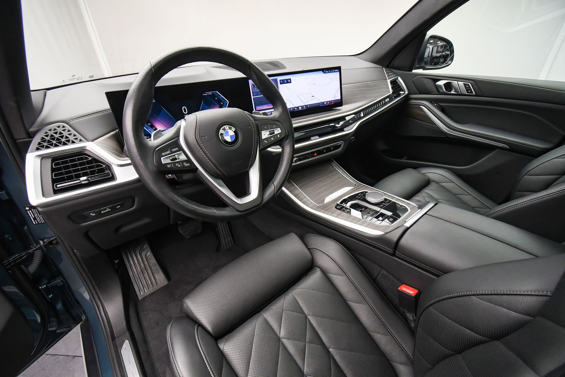 Used 2024 BMW X5 xDrive40i w/ Parking Assistance Package image 13