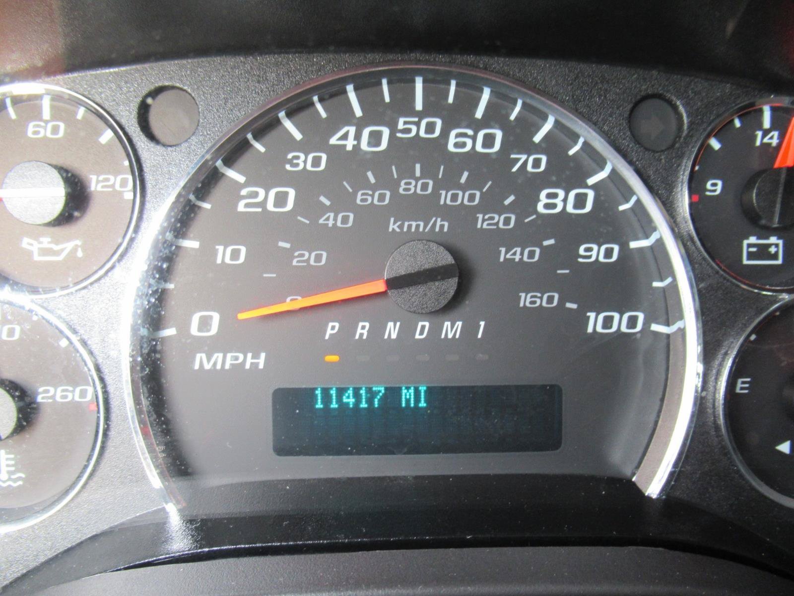Used 2025 Chevrolet Express 2500 w/ Driver Convenience Package RWD image 28