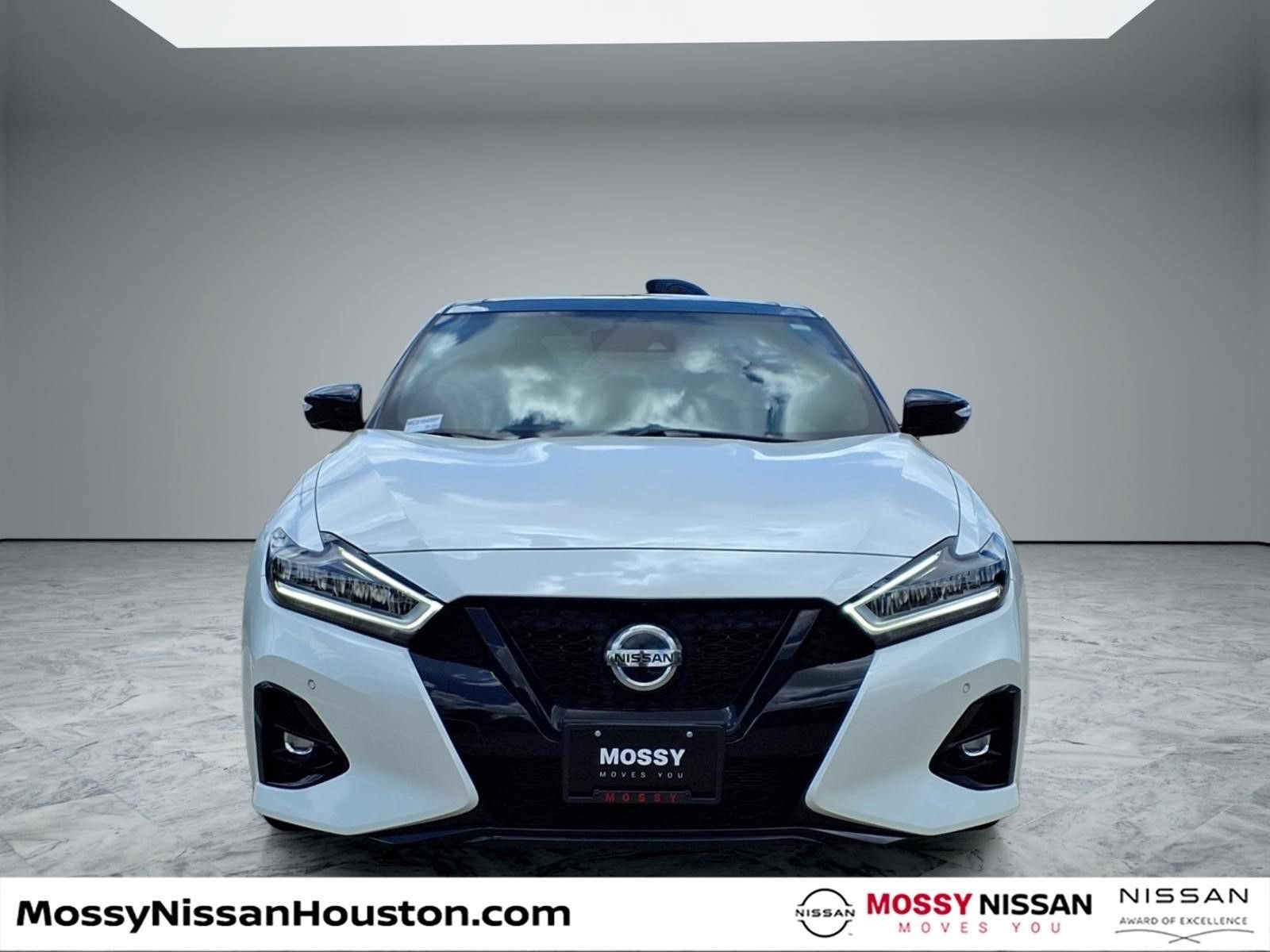 Used 2021 Nissan Maxima SR w/ Sport Mat Group FWD image 3