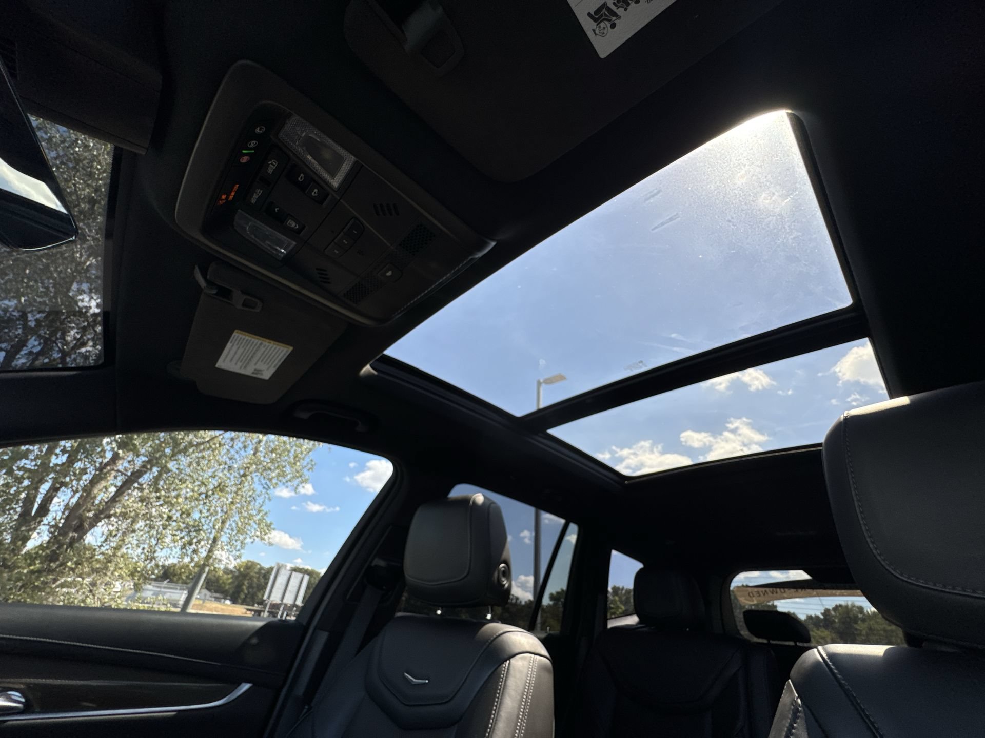 Certified 2020 Cadillac XT6 Premium Luxury w/ Platinum Package AWD/4WD image 21
