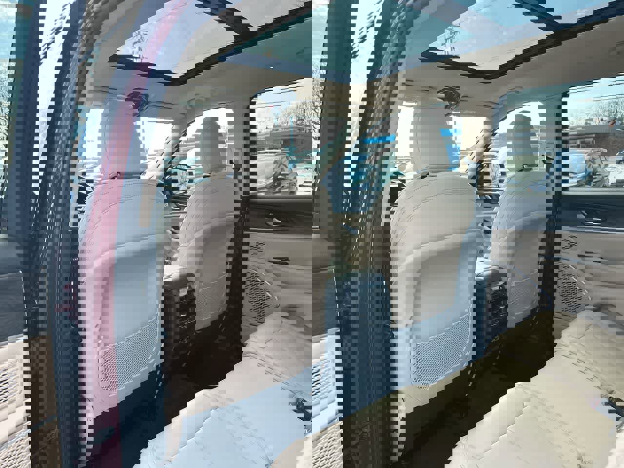 Used 2021 Jeep Grand Cherokee L Limited w/ Trailer Tow Group (B) image 23