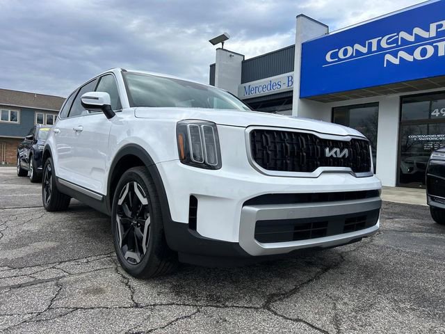 Used 2024 Kia Telluride EX w/ EX Captain's Chair Package image 8