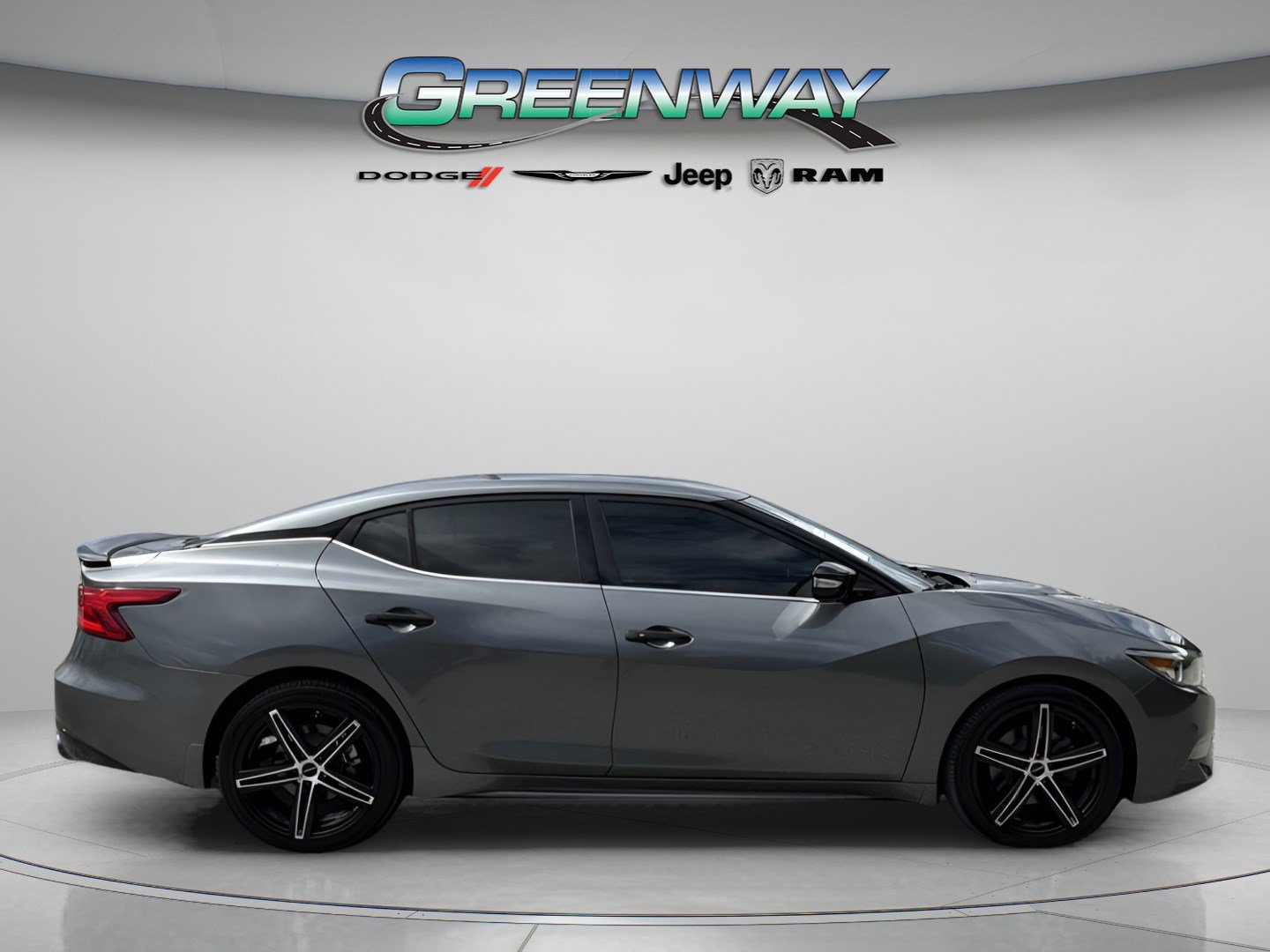Used 2017 Nissan Maxima SR w/ Midnight Edition FWD image 5