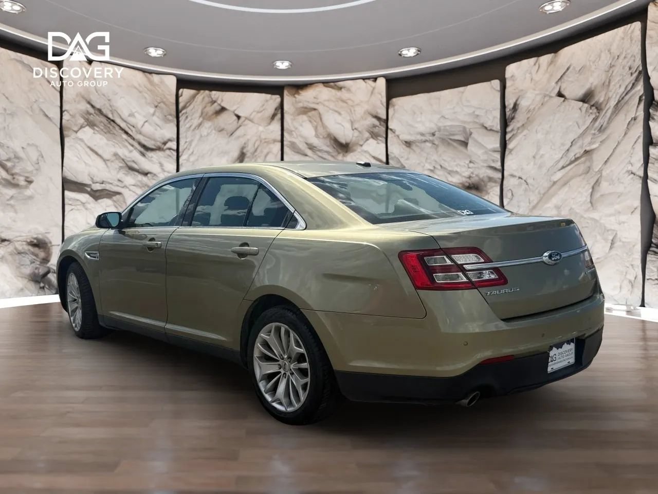 Used 2013 Ford Taurus Limited FWD image 3