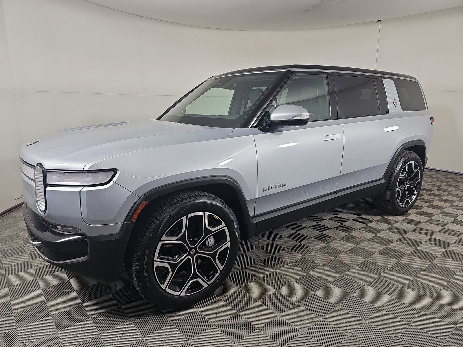 Used 2024 Rivian R1S Adventure