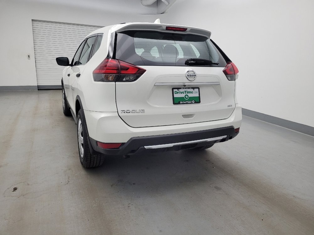 Used 2017 Nissan Rogue S AWD/4WD image 6