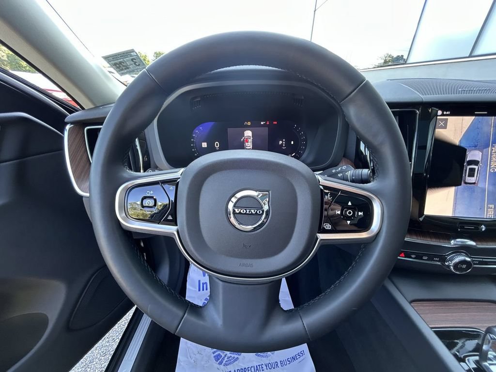Certified 2024 Volvo XC60 B5 Plus w/ Climate Package AWD/4WD image 18