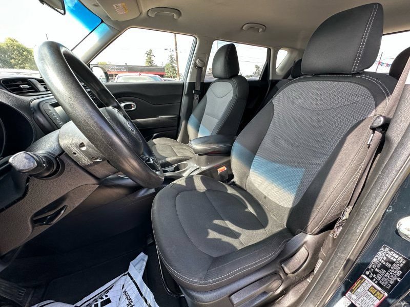 Used 2018 Kia Soul + FWD image 13