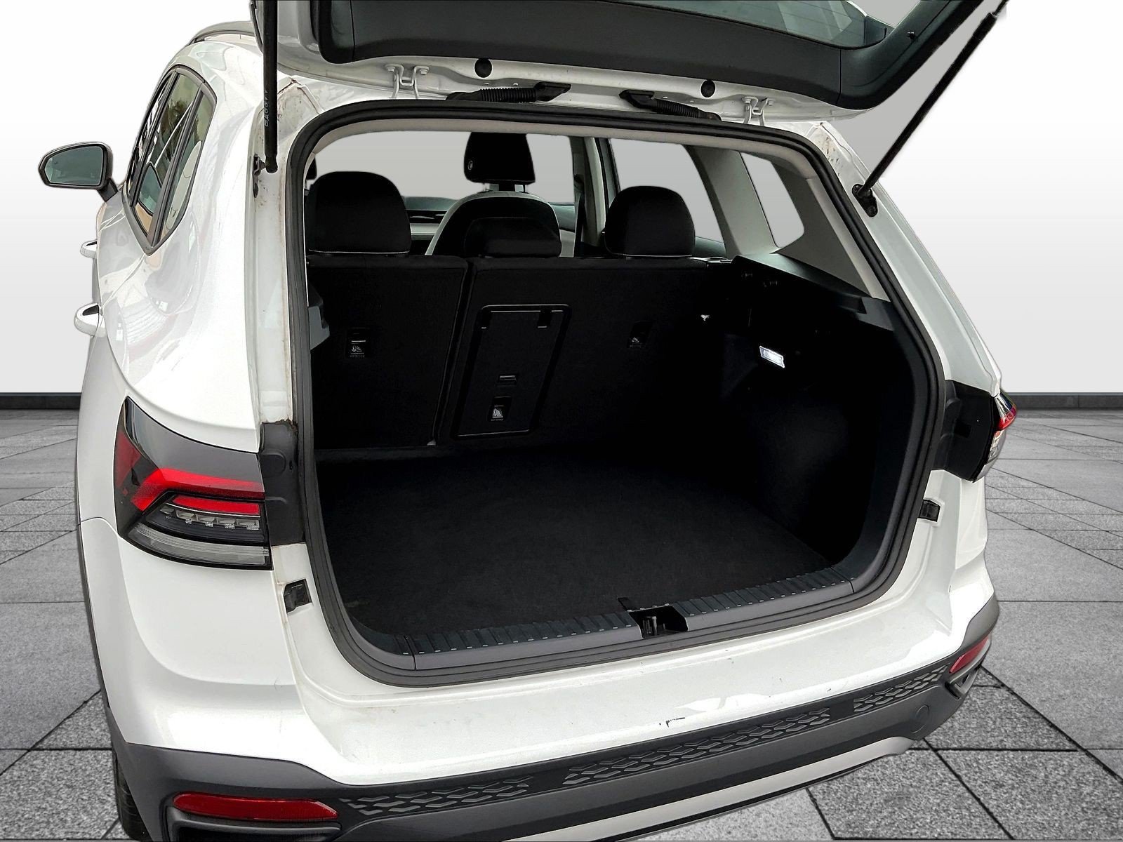 Used 2025 Volkswagen Taos S AWD/4WD image 9