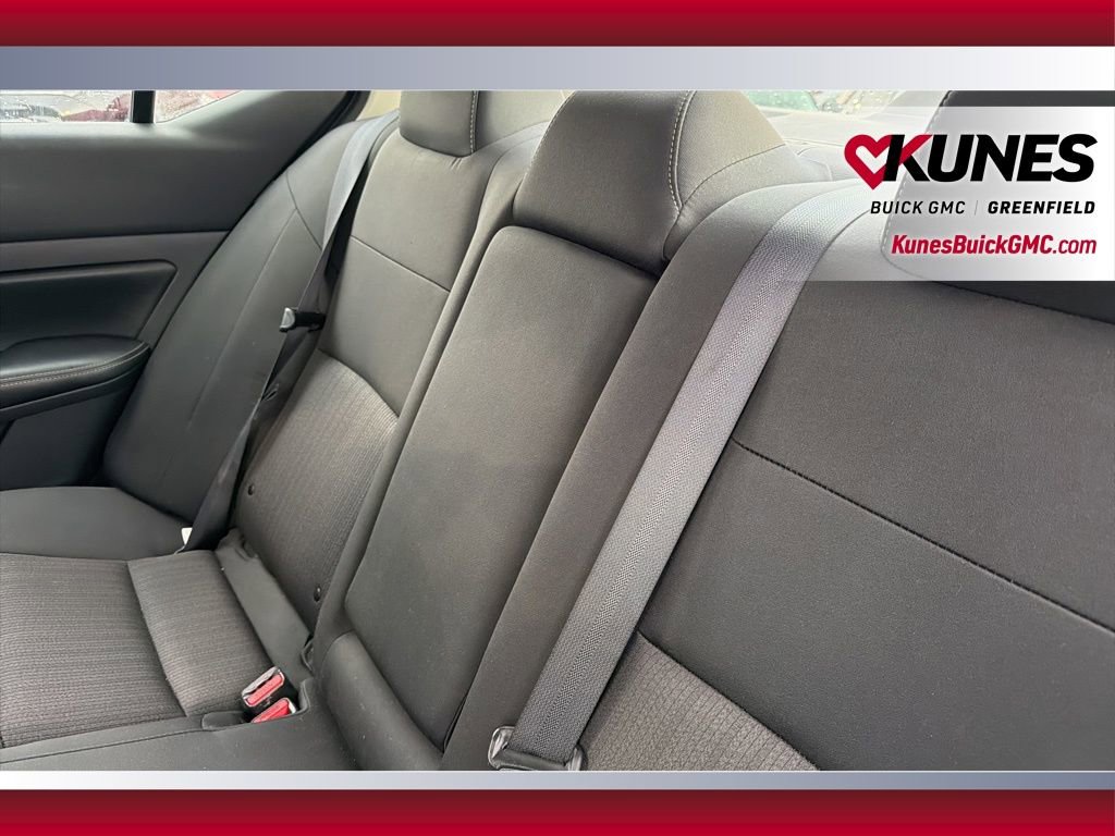 Used 2024 Nissan Altima 2.5 SV FWD image 35