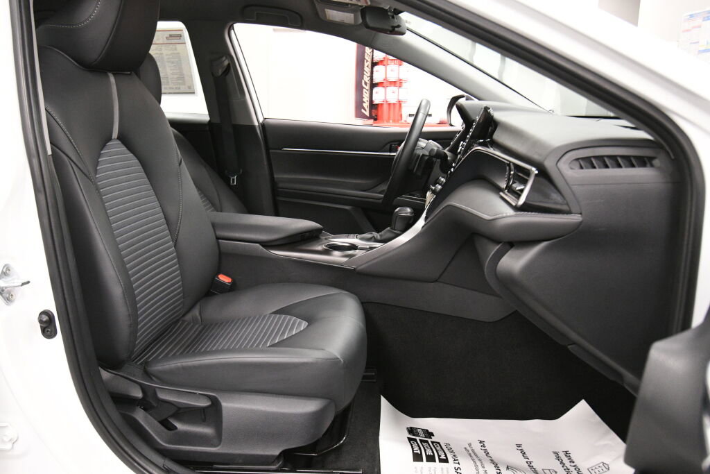 Certified 2024 Toyota Camry SE image 24