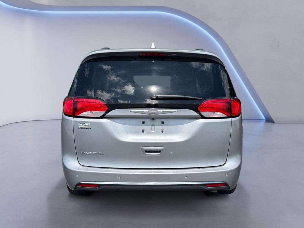 Used 2019 Chrysler Pacifica Touring-L w/ Advanced Safetytec Group FWD image 4