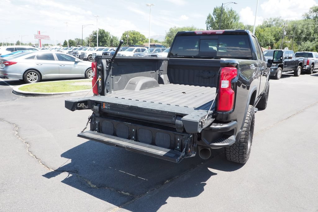 Used 2024 Chevrolet Silverado 3500 LTZ w/ LTZ Plus Package AWD/4WD image 19