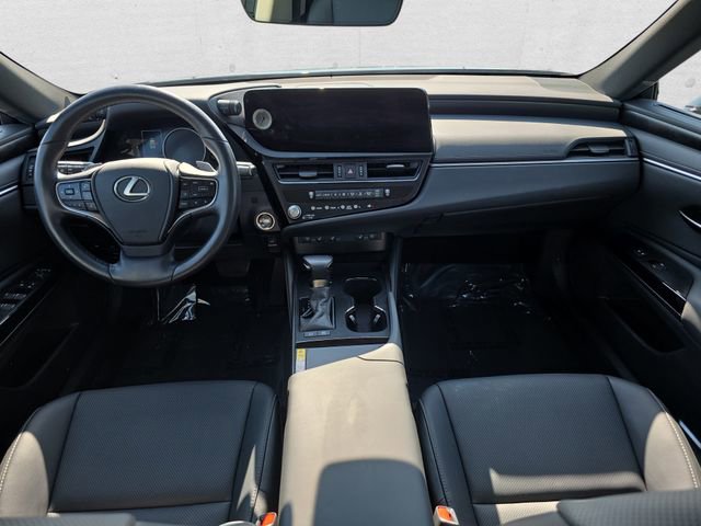 Certified 2025 Lexus ES 300h w/ Premium Package image 9