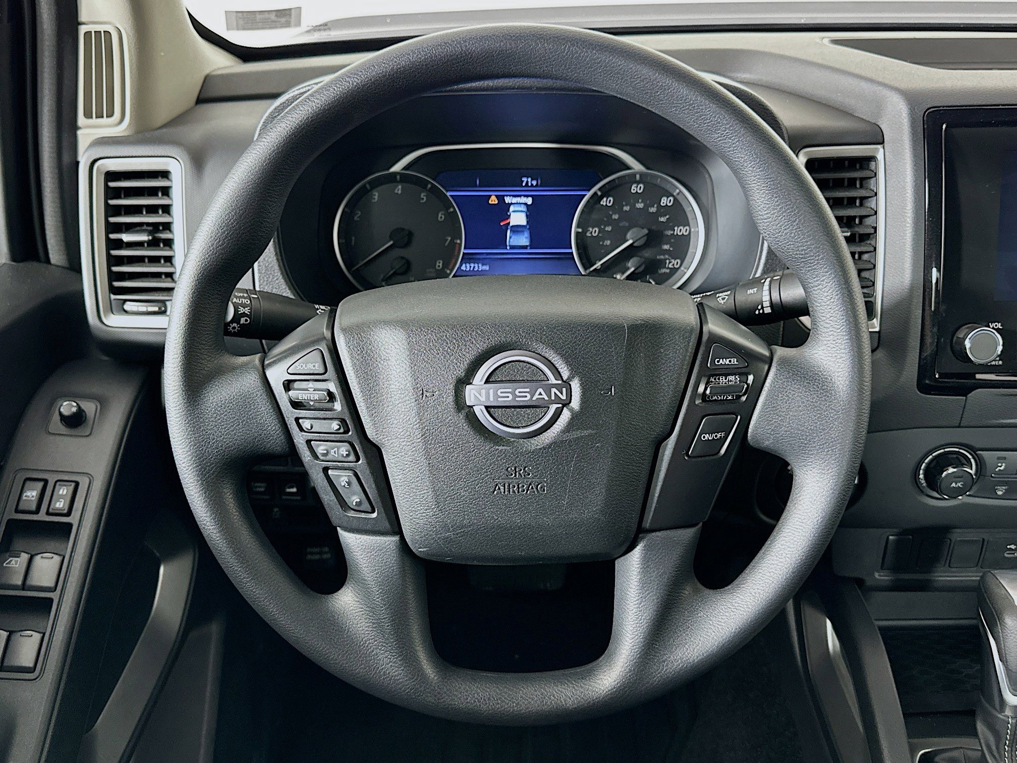 Used 2024 Nissan Frontier SV image 17