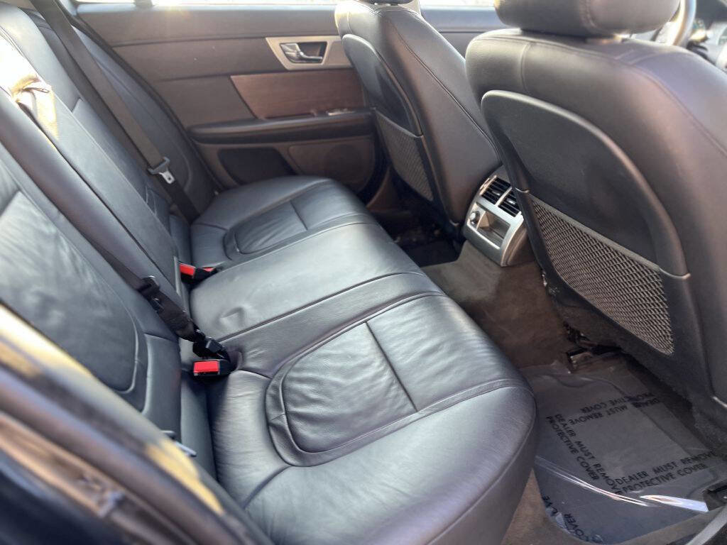 Used 2014 Jaguar XF 3.0 image 7