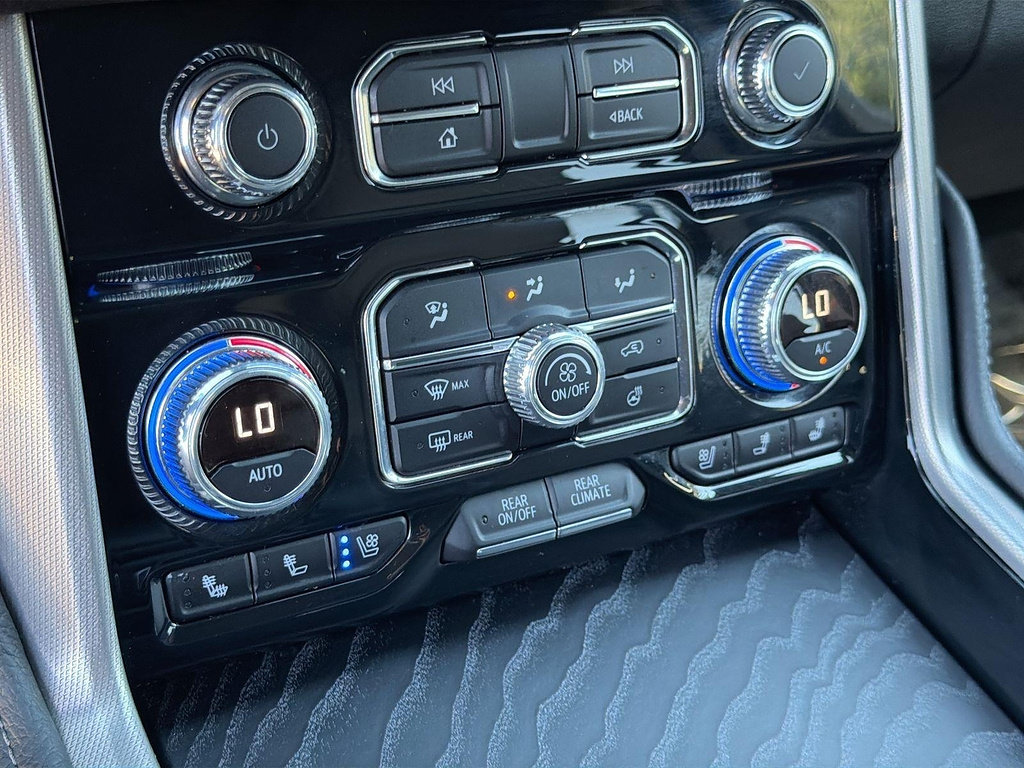Used 2024 GMC Yukon Denali w/ Advanced Technology Package AWD/4WD image 12