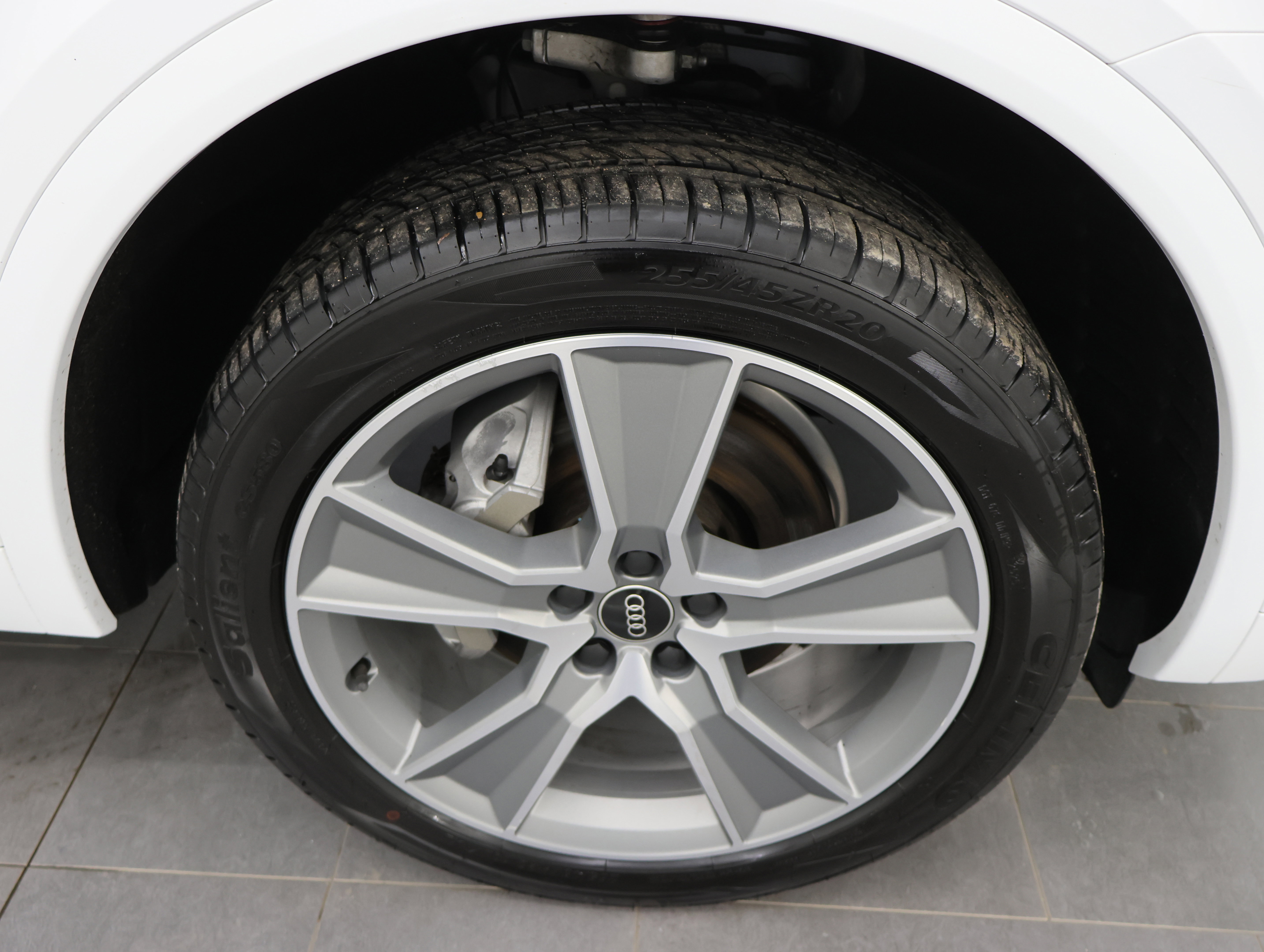 Used 2025 Audi Q5 2.0T Premium image 3