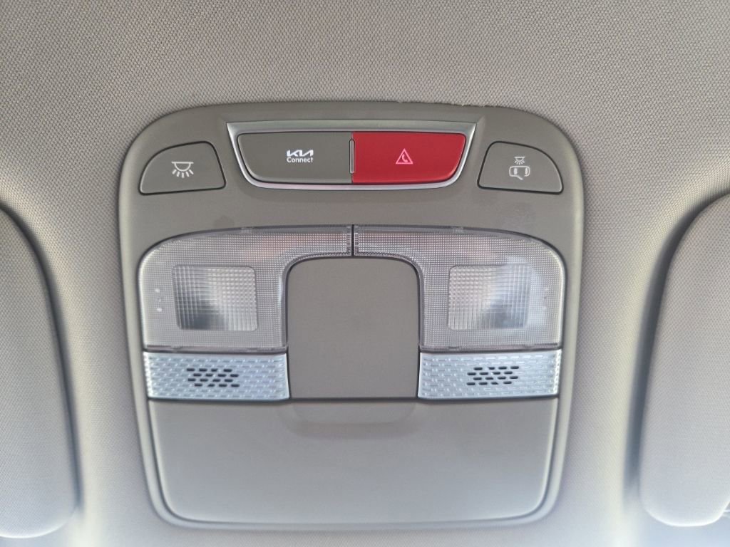 Used 2024 Kia Telluride S image 16