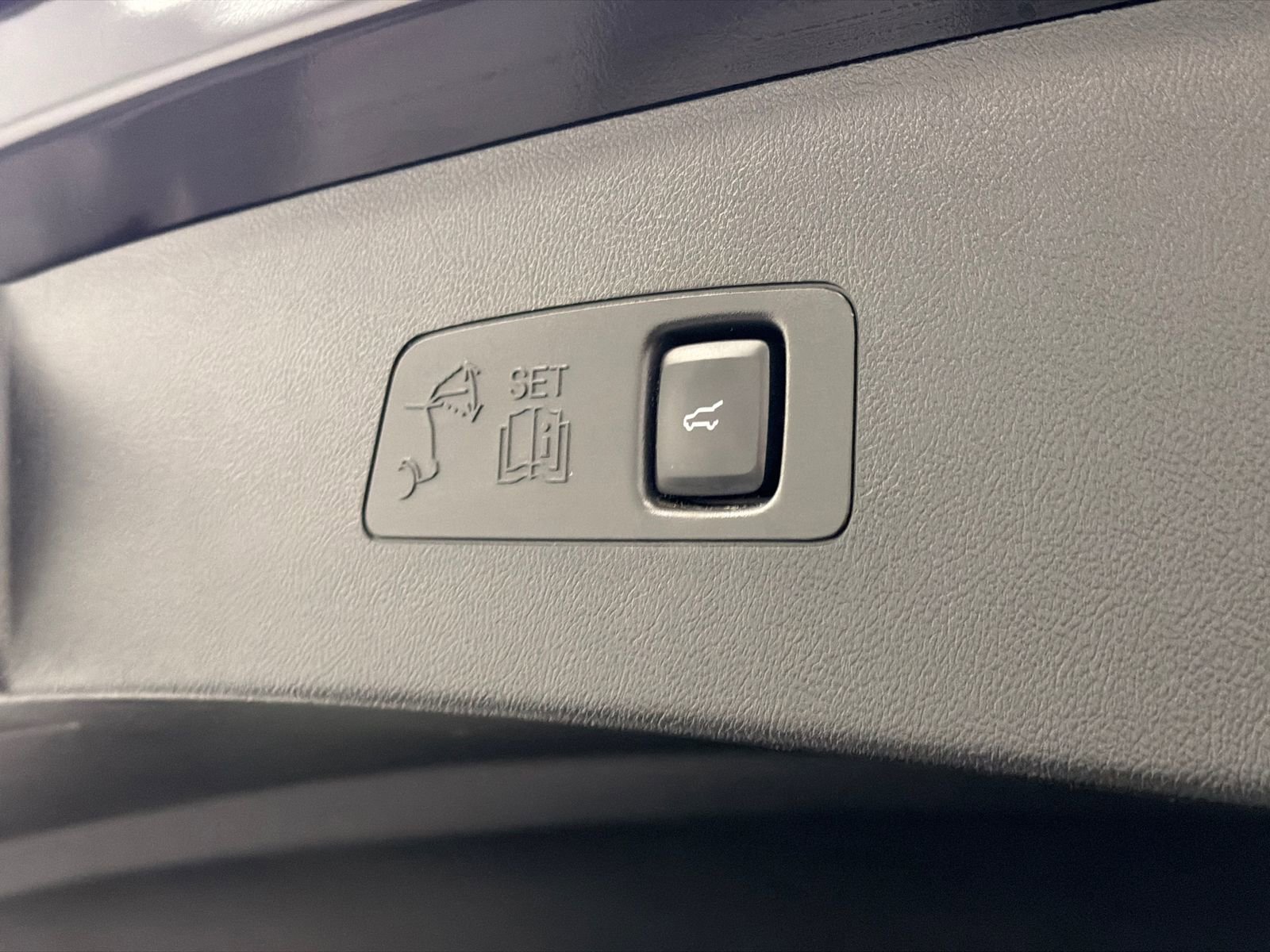 Used 2022 Lincoln Corsair AWD w/ Premium Package image 9