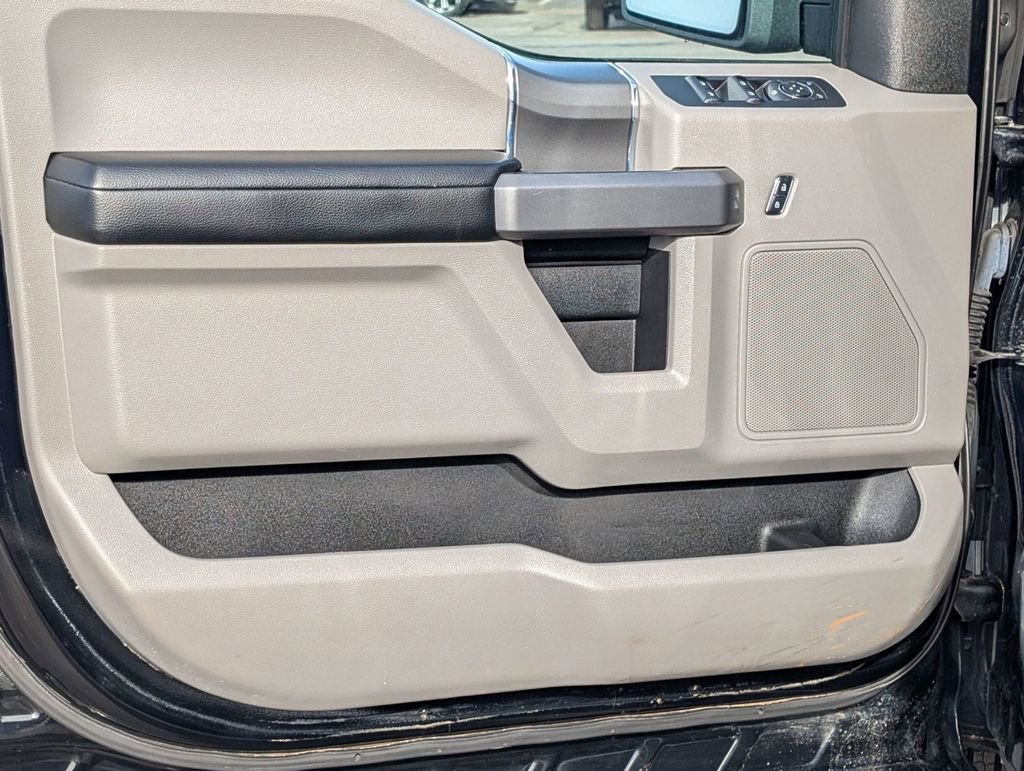 Used 2016 Ford F150 XLT w/ Equipment Group 302A Luxury image 22