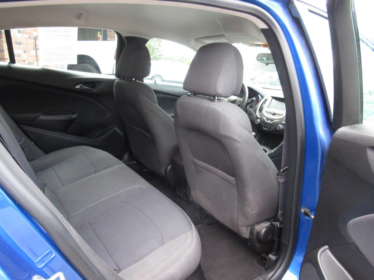 Used 2017 Chevrolet Cruze LT w/ Convenience Package image 14