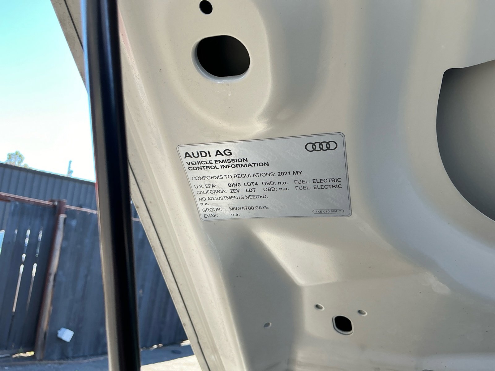 Used 2021 Audi e-tron Premium w/ Convenience Plus Package image 24