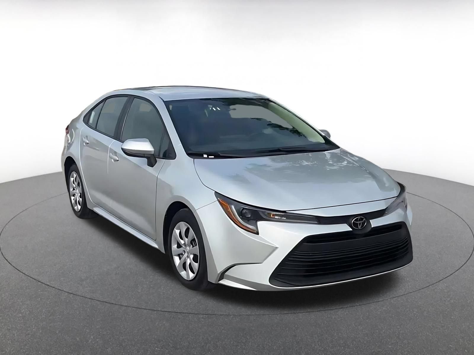 Used 2025 Toyota Corolla LE FWD image 3