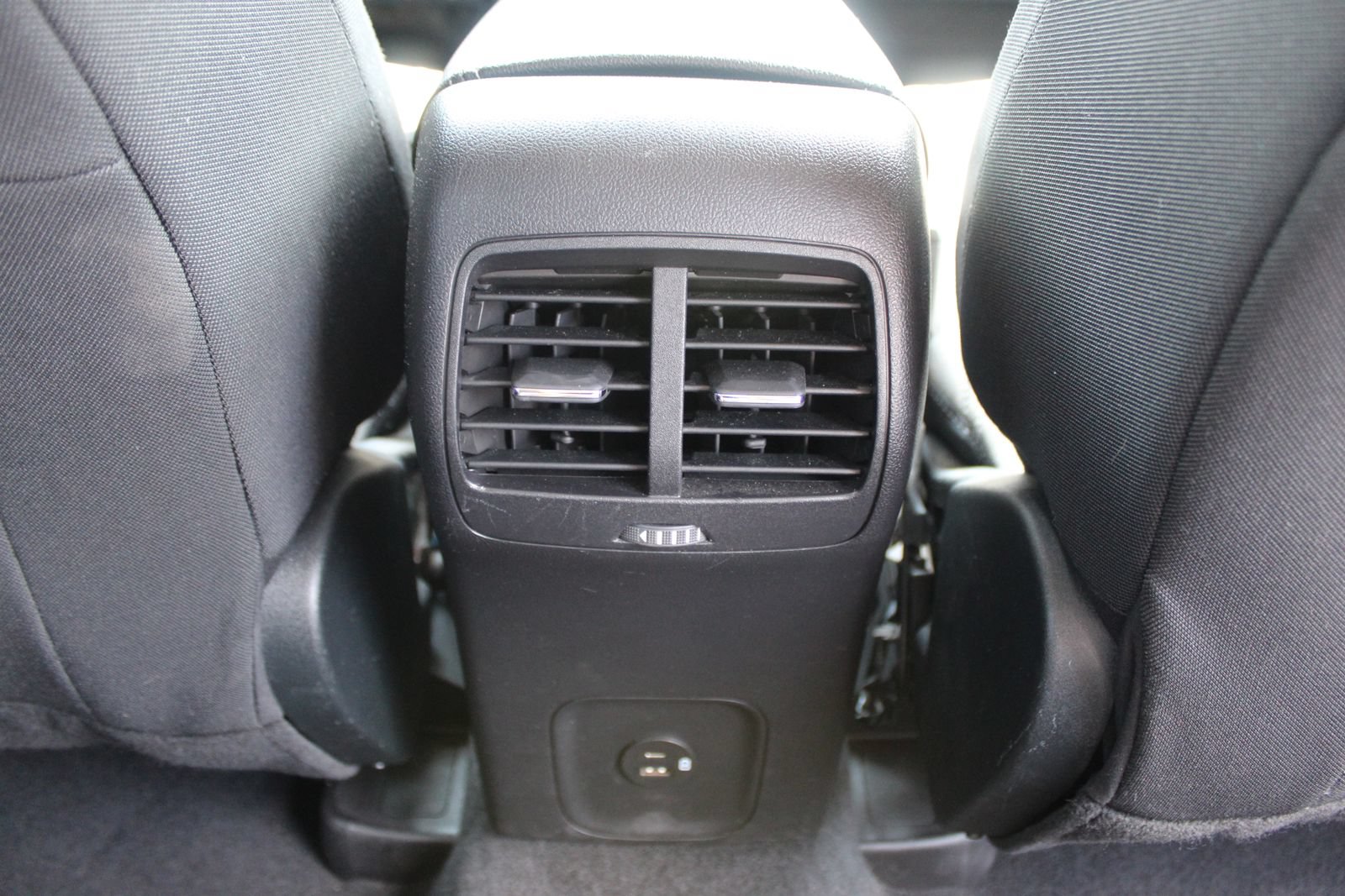 Used 2020 Ford Escape SE Sport FWD image 16