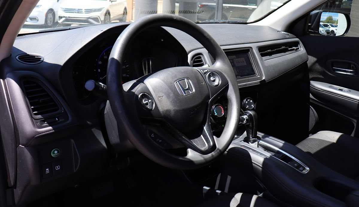 Used 2020 Honda HR-V LX image 39