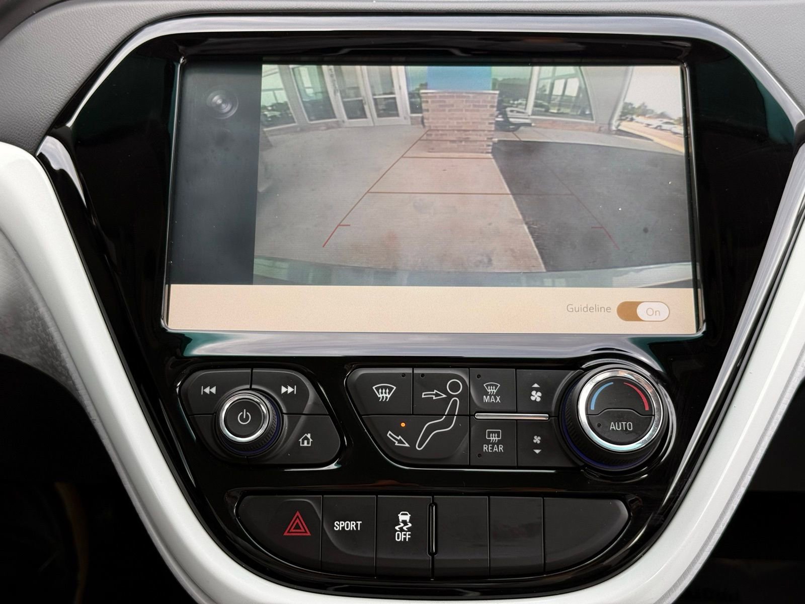 Used 2018 Chevrolet Bolt LT FWD image 34