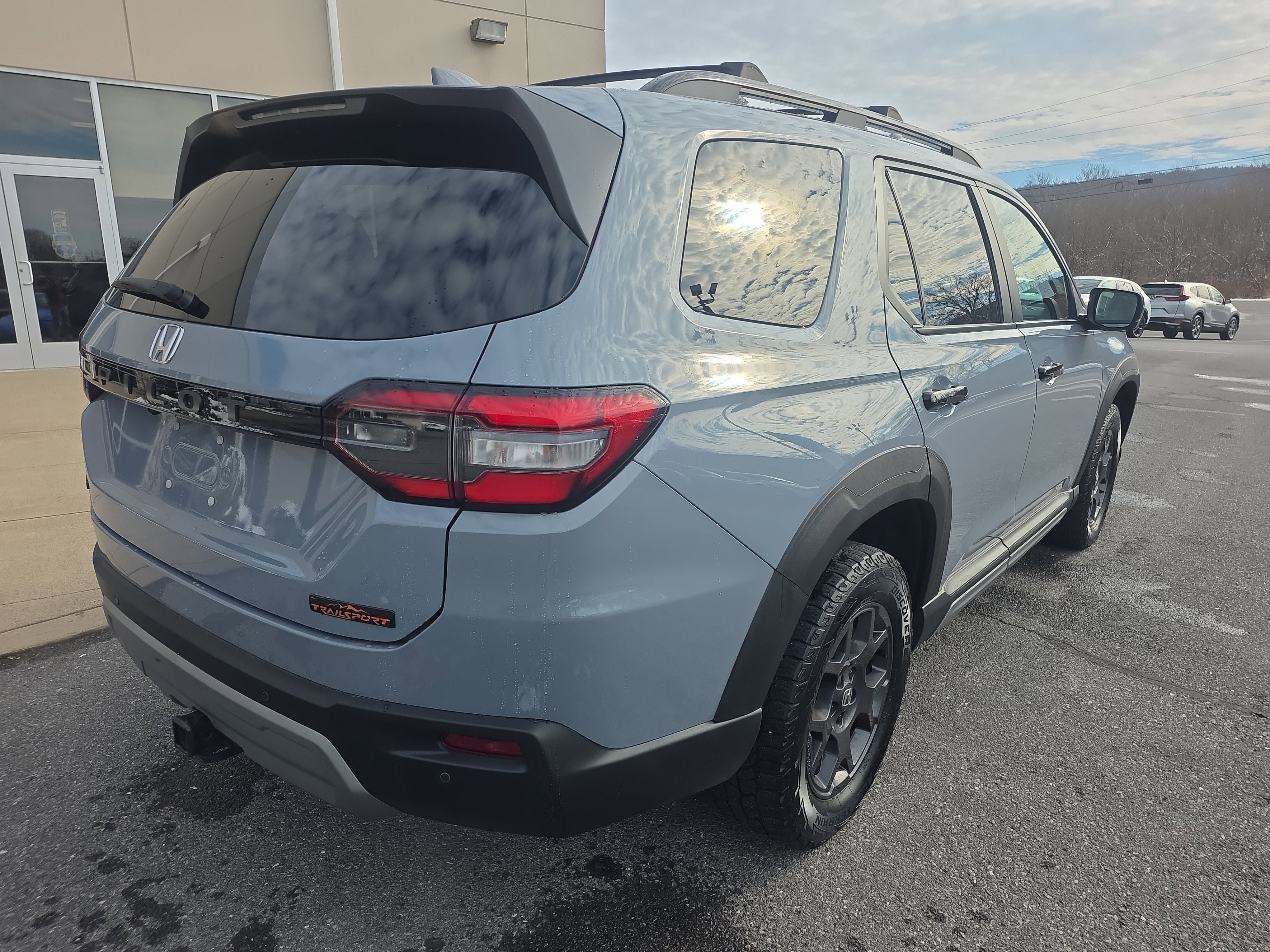 Used 2023 Honda Pilot TrailSport image 5