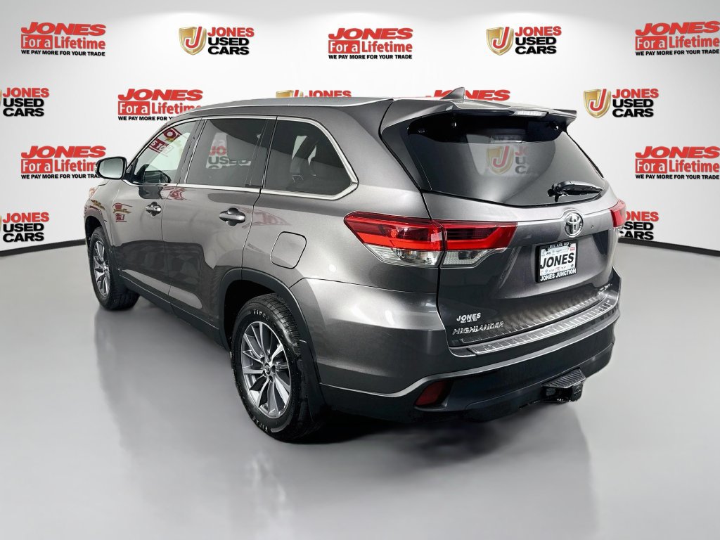Certified 2019 Toyota Highlander XLE AWD/4WD image 2