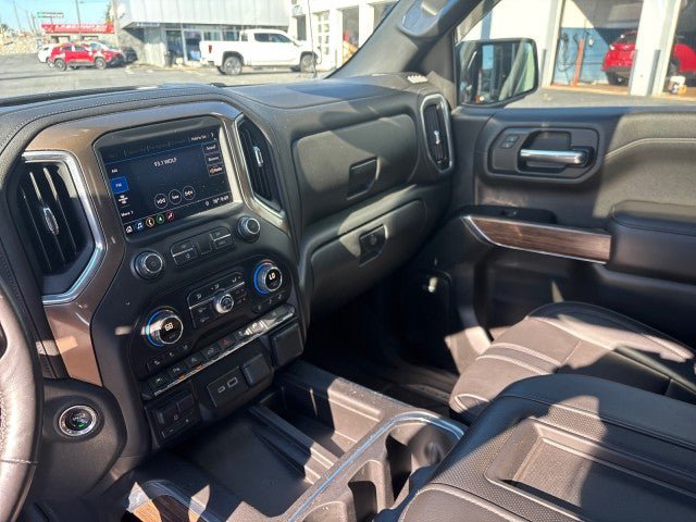 Used 2019 Chevrolet Silverado 1500 High Country w/ Technology Package AWD/4WD image 26