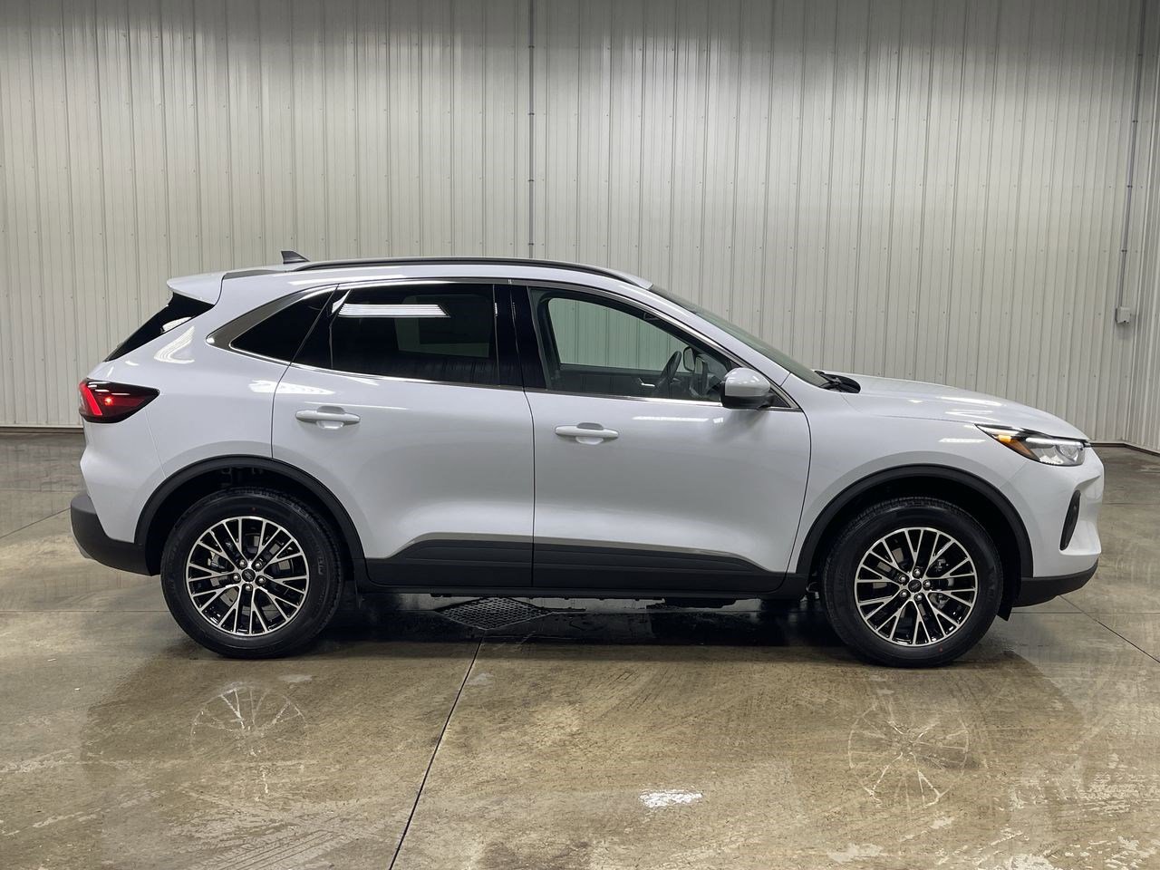 New 2025 Ford Escape SE image 19