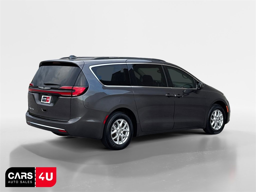 Used 2022 Chrysler Pacifica Touring-L image 7