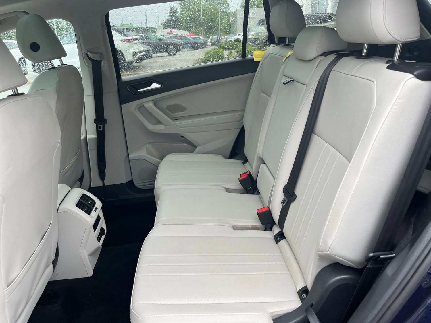 Used 2023 Volkswagen Tiguan SE w/ Panoramic Sunroof Package FWD image 30